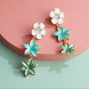 Beautiful tropical 3 tier flower long earrings